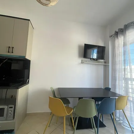 Ademi Apartment